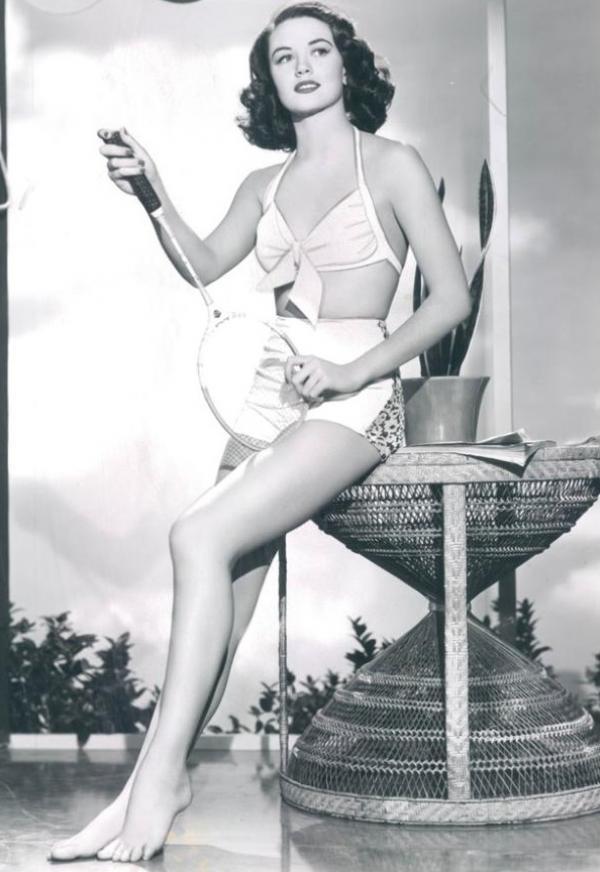 Dorothy Malone  Height Weight Swimsuit Photos 