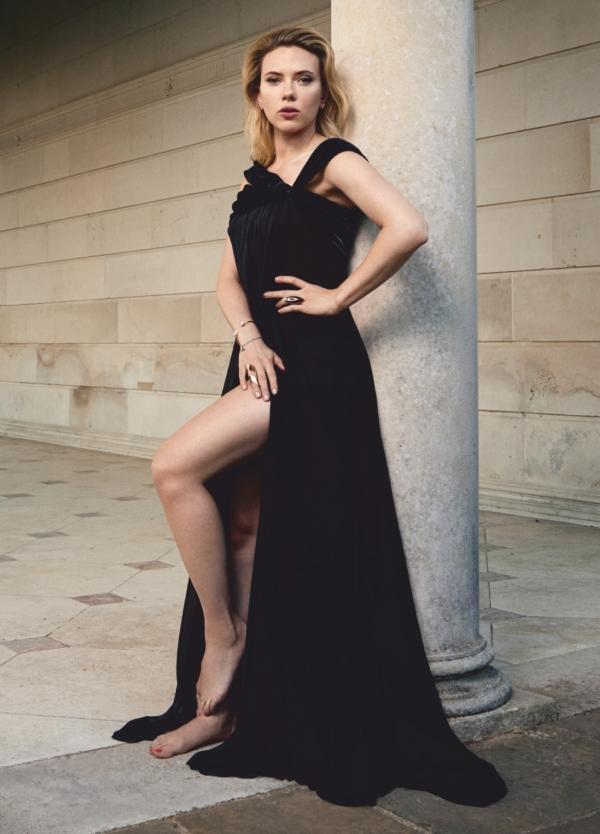 Scarlett Johansson photos without dress 